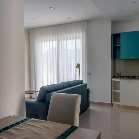 Charme En Bleu Aparthotel 4*