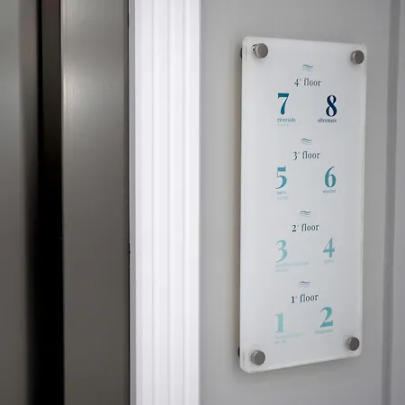 Lägenhetshotell Charme En Bleu 4*